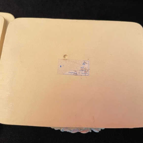 Vintage Trinket Box Floral Cherub 2 Piece Hand Painted Resin Taiwan 3.5” W 2.5 L - Picture 2 of 6